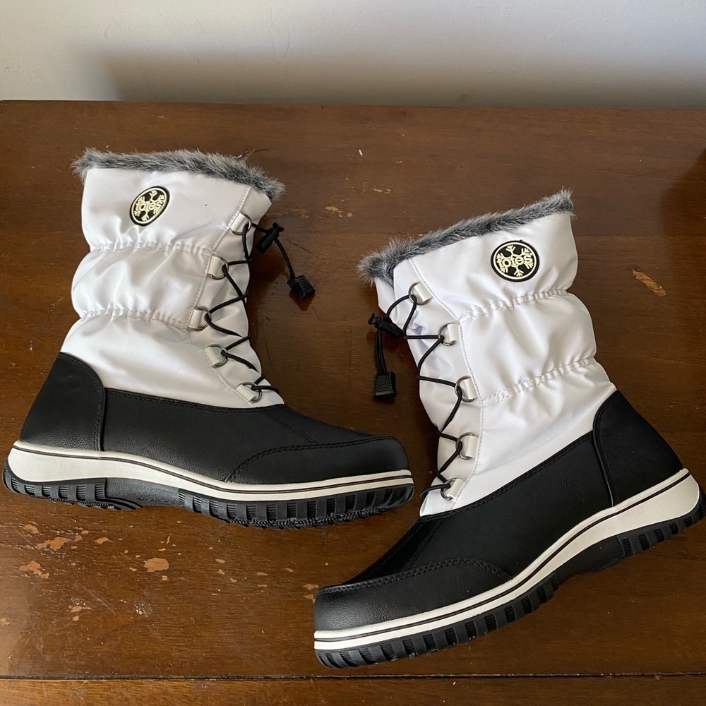 NEW WITH BOX TOTES WINTER SNOW BOOTS